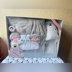 Beauty Concepts Complete Plush SPA Collection Adjustable Wrap,Slippers & Head